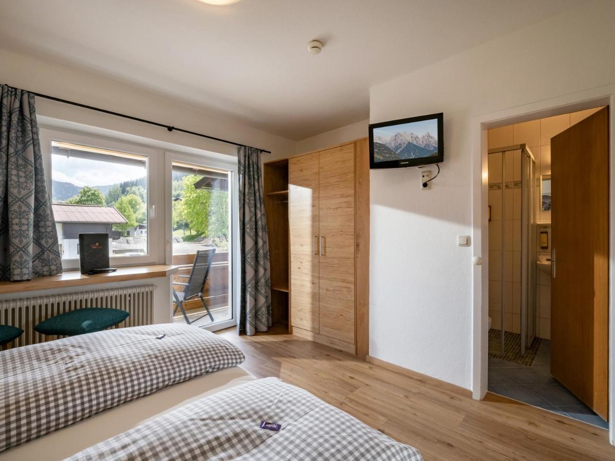 Doppelzimmer mit Balkon